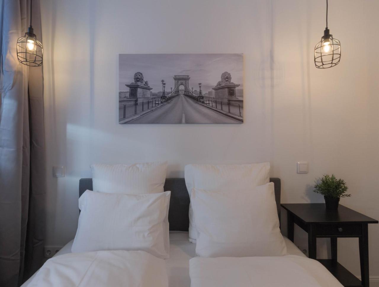 Standard Apartment By Hi5 - Madach บูดาเปสต์ ภายนอก รูปภาพ
