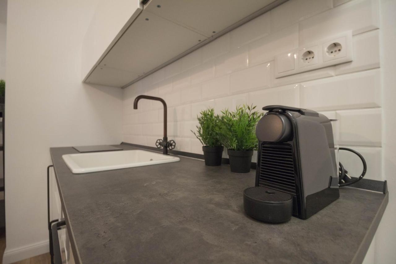 Standard Apartment By Hi5 - Madach บูดาเปสต์ ภายนอก รูปภาพ